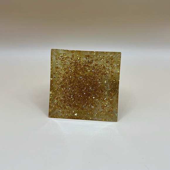 Chakra Citrine Orgonite Pyramid Natural Stone - Picture 6 of 7